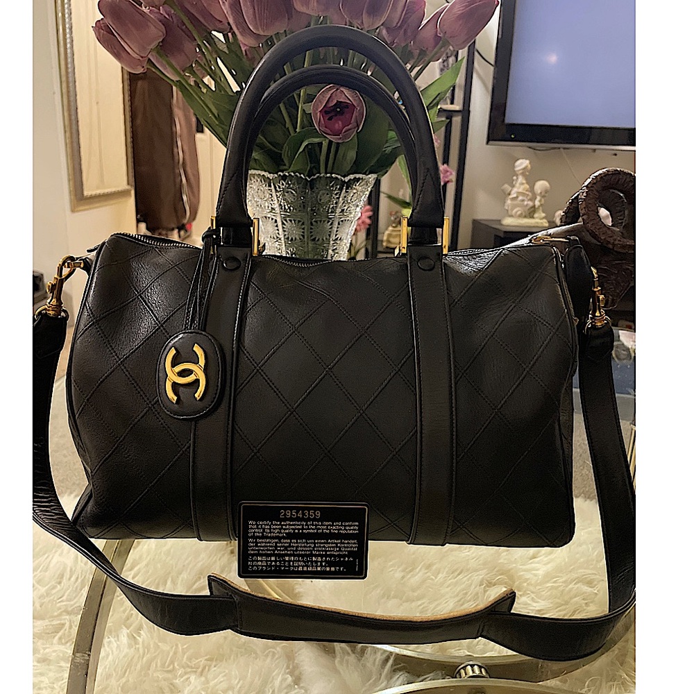 SALE!!! 🎉🎉🎉Chanel Vintage Lambskin Diamond Stitch Boston Bag